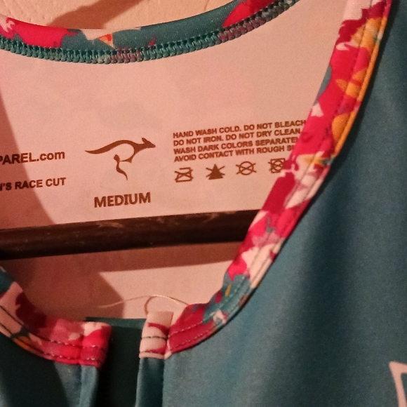 SkirtSports by Ownway sz. Medium Sleeveless Sports‎ Top - Picture 2 of 7